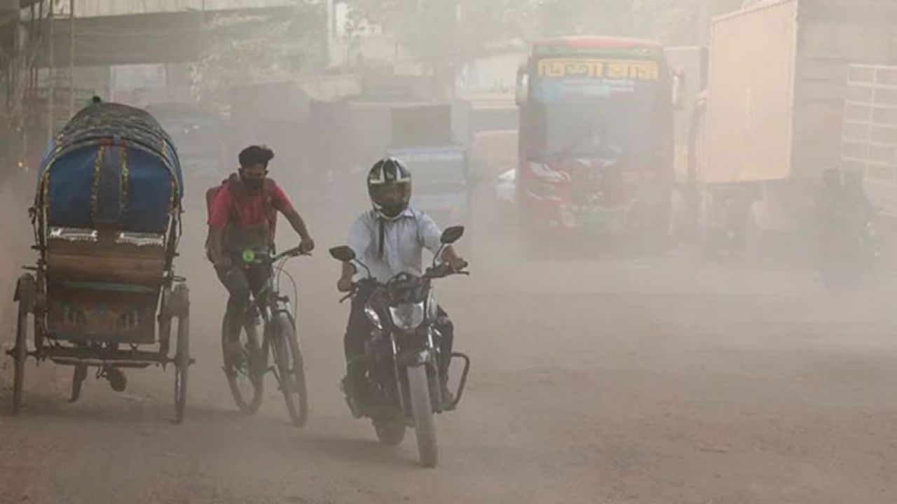 বৃষ্টির মধ্যেও ঢাকার বাতাস আজ ‘অস্বাস্থ্যকর’