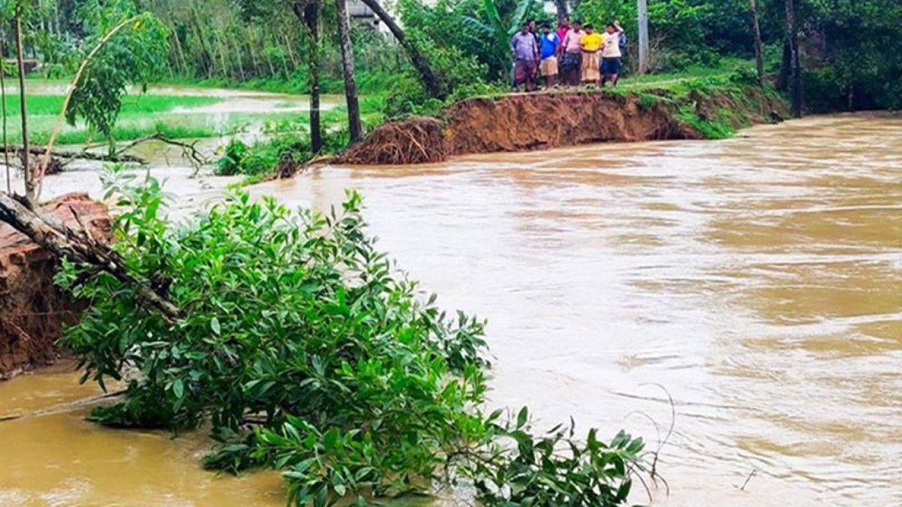 ভারি বর্ষণে বন্যার কবলে দেশের ৫ জেলা