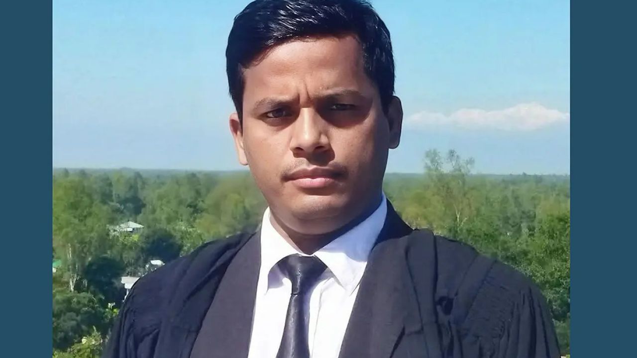 ট্রাকের চাকায় পিষ্ট হয়ে তরুণ আইনজীবীর মৃত্যু