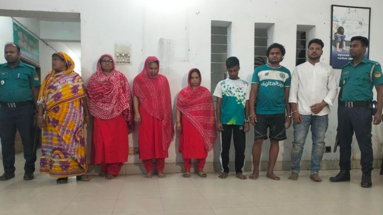 টঙ্গীর মাদক বস্তিতে পুলিশের ওপর হামলা, আটক ৭