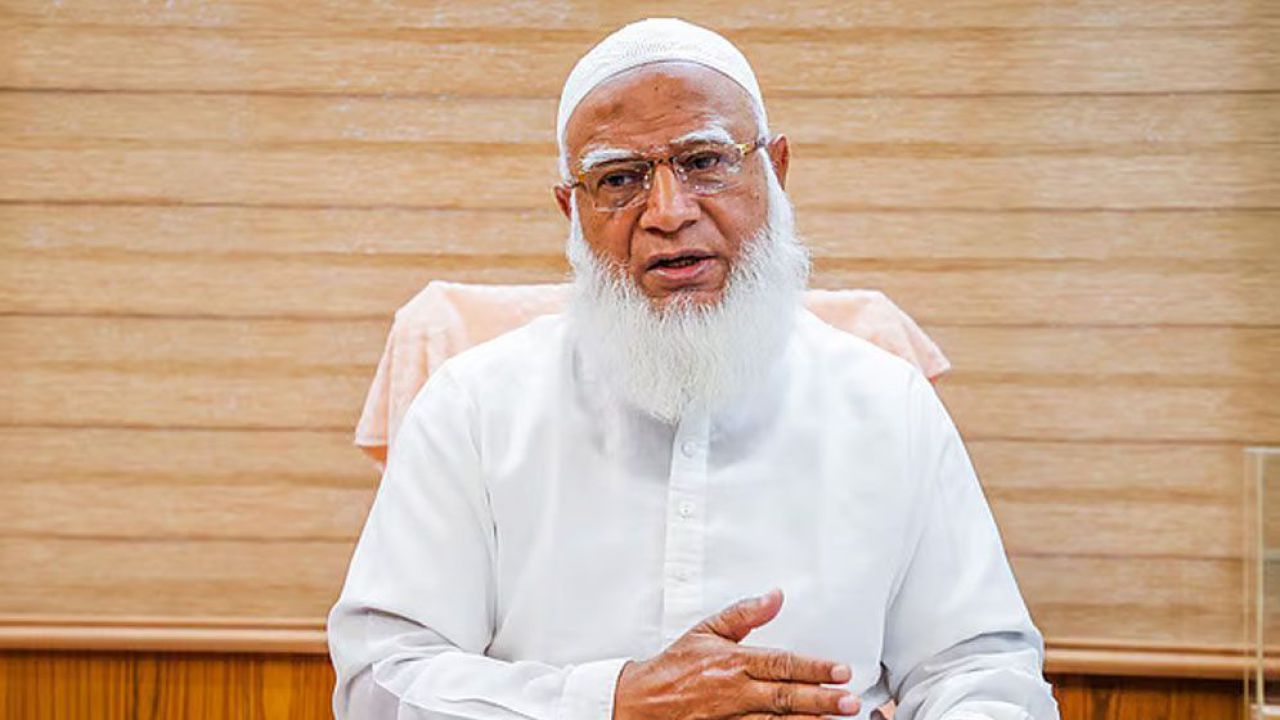 প্রধানমন্ত্রীর পরিবার নিয়ে কটূক্তির বিচার চাইলেন বিরোধীদলীয় নেতা