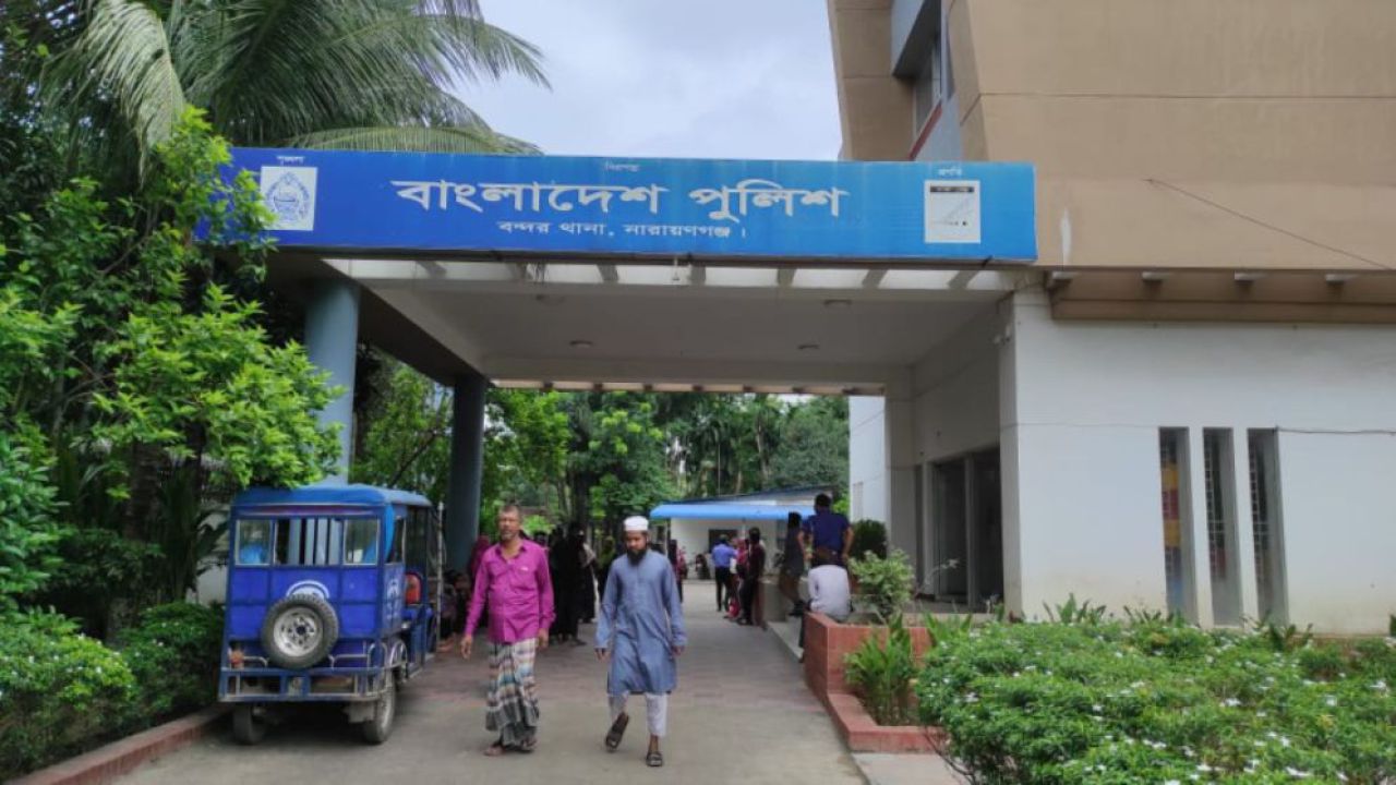বন্দরে পুলিশের ওপর হামলা ও অস্ত্র লুটের ঘটনা