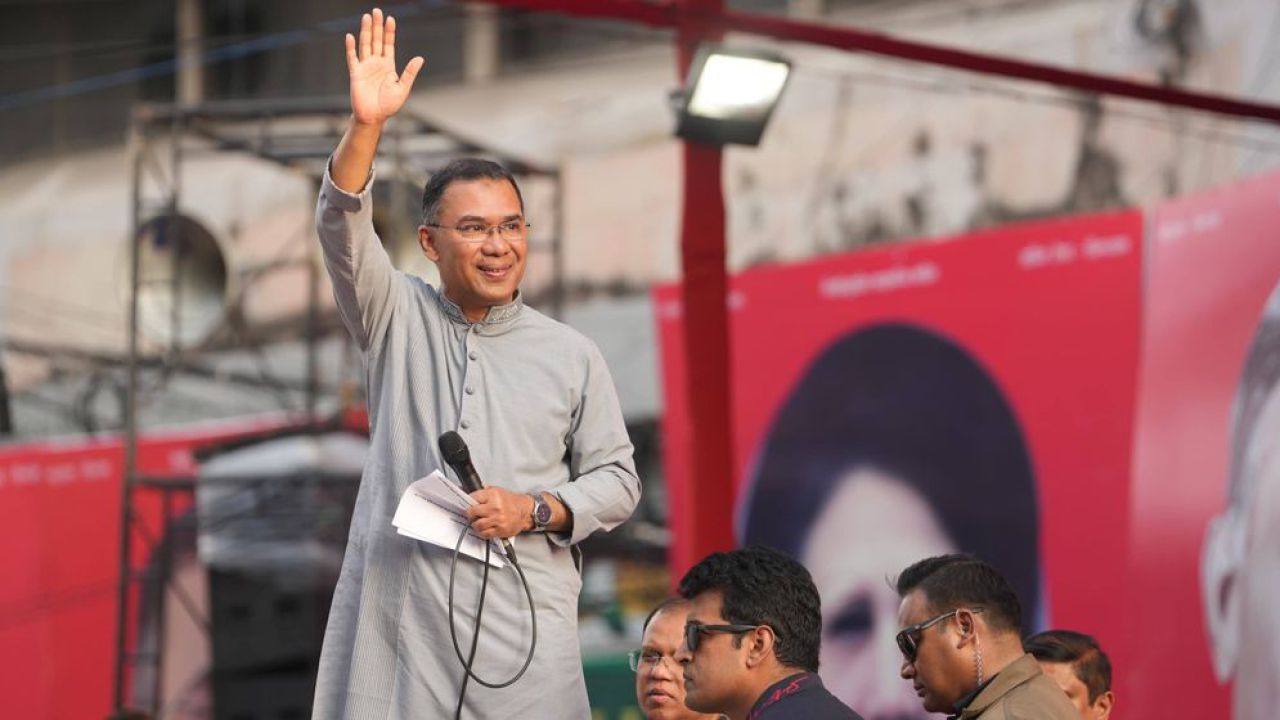 পর্যায়ক্রমে সব কল-কারখানা চালুর ঘোষণা প্রধানমন্ত্রীর