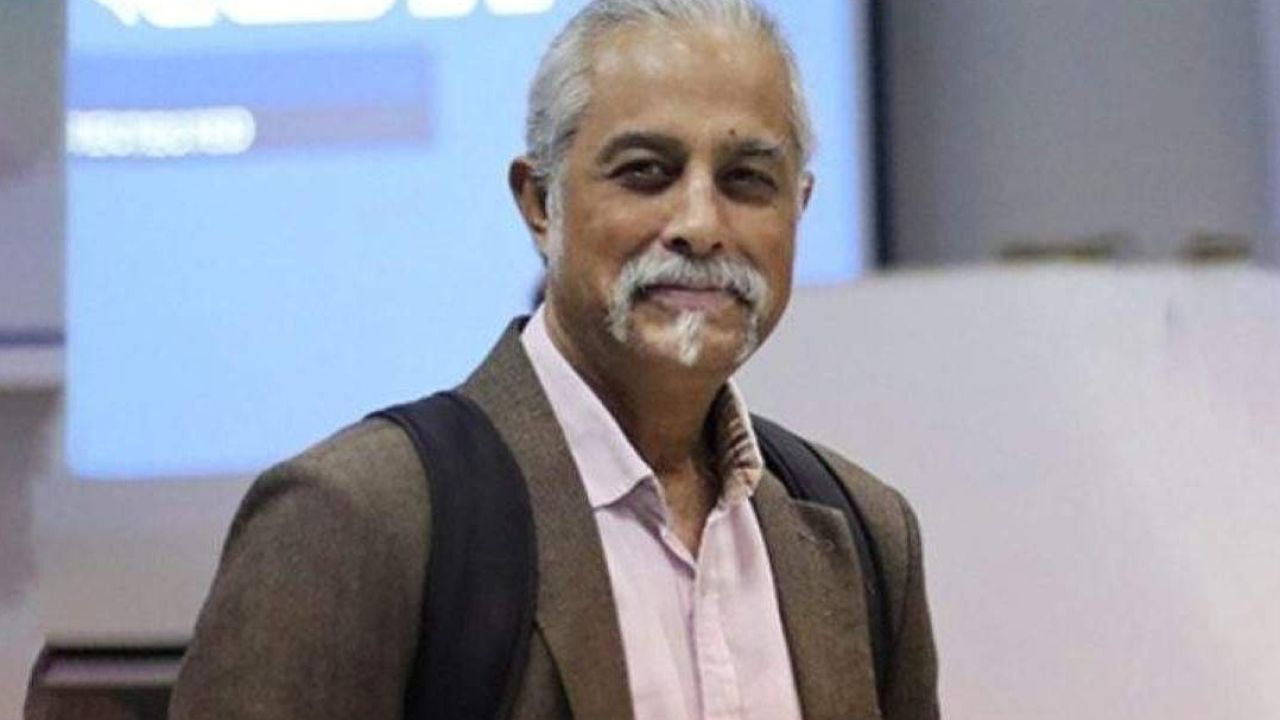 ব্ল্যাকবোর্ড ও চকের প্রয়োজনীয়তা নিয়ে অধ্যাপক কামরুল হাসান মামুনের অভিমত