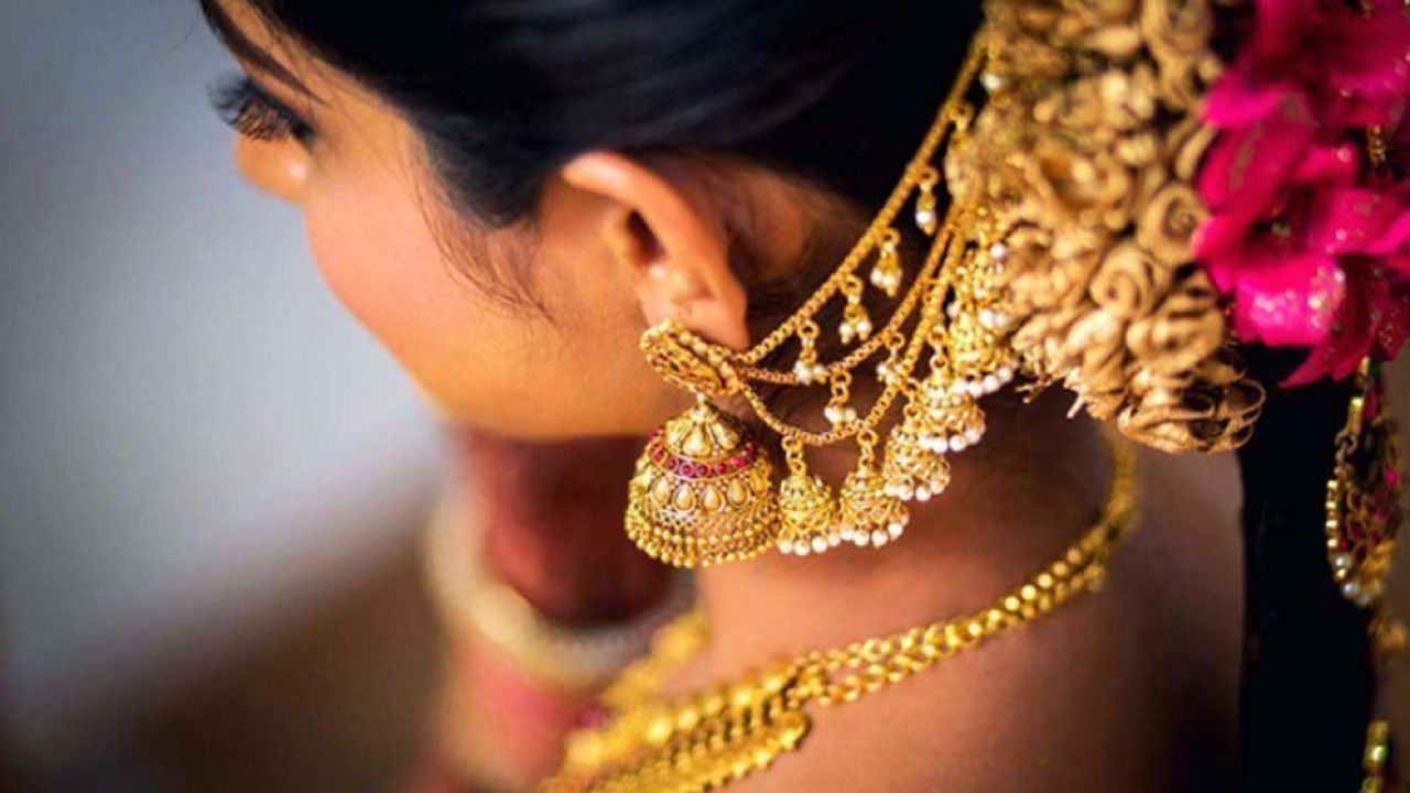 রেকর্ড দাম বাড়ার পর বাজারে স্বর্ণের বর্তমান দর
