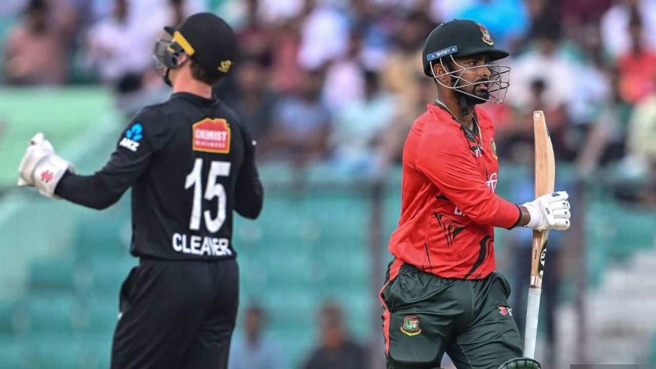 লিটন দাসের ঝোড়ো ব্যাটিং থামিয়ে দিল মিরপুরের বৃষ্টি