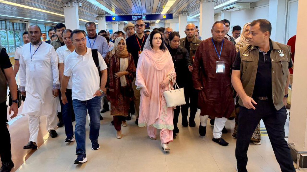 প্রধানমন্ত্রীর সারল্য ও সংযম ইতিহাসে বিরল: মাহদী আমিন