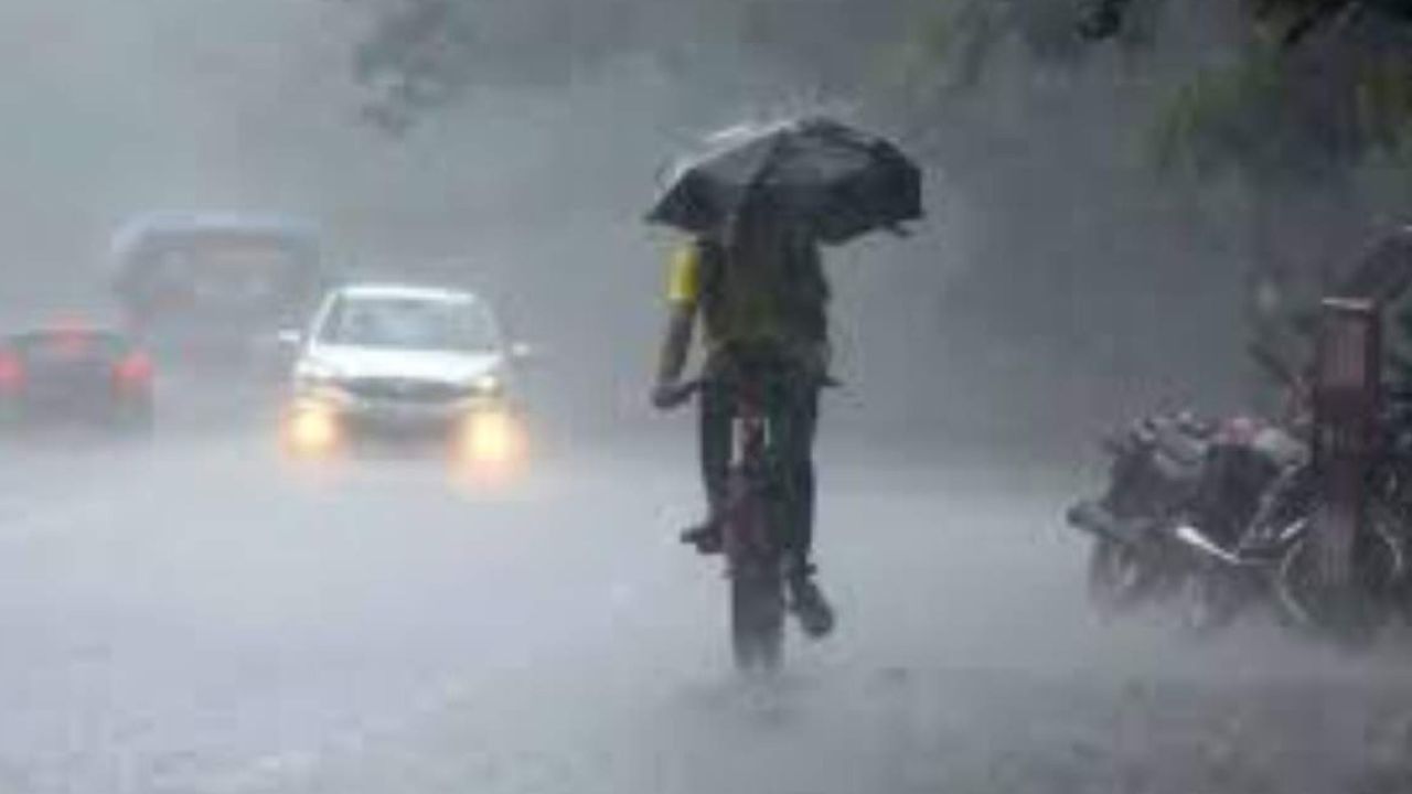 দুপুরের মধ্যে ঢাকায় বৃষ্টির আভাস