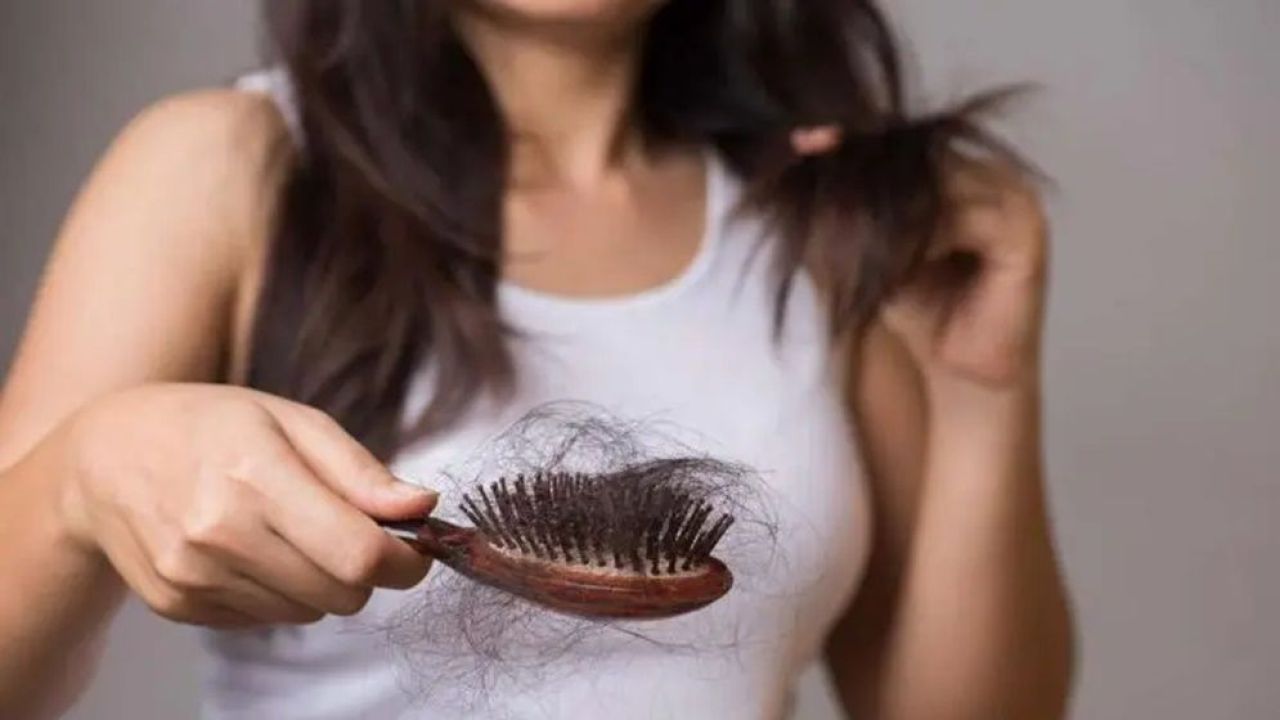 কেন গরমে চুল পড়ে, জেনে নিন প্রতিকার