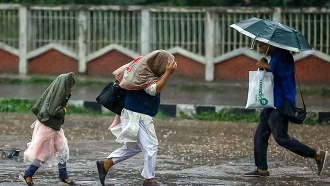 পাঁচ অঞ্চলে বজ্রবৃষ্টি ও ঝোড়ো হাওয়ার পূর্বাভাস