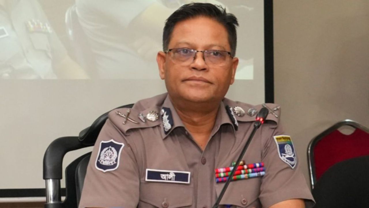 সরকার পুলিশের প্রতি আন্তরিক ও সহানুভূতিশীল: আইজিপি আলী হোসেন ফকির