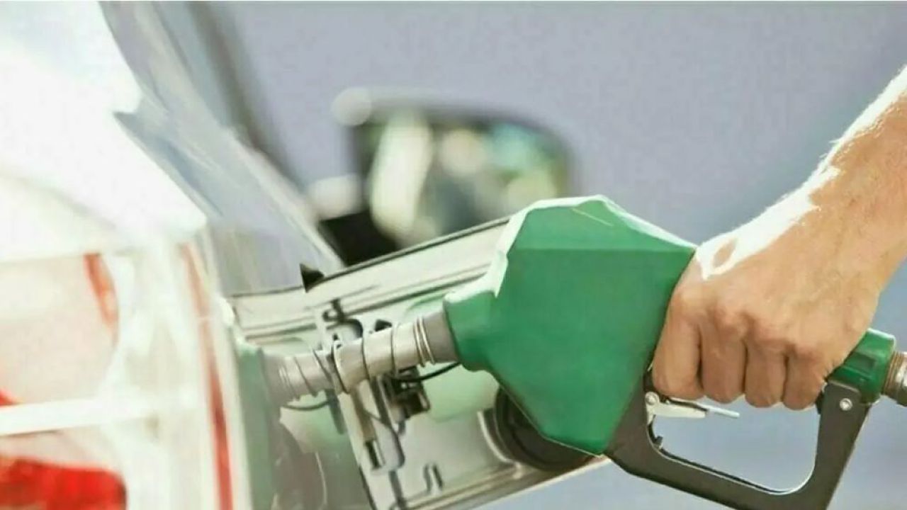 পাকিস্তানে পেট্রোল ও ডিজেলের দাম ফের বাড়ল