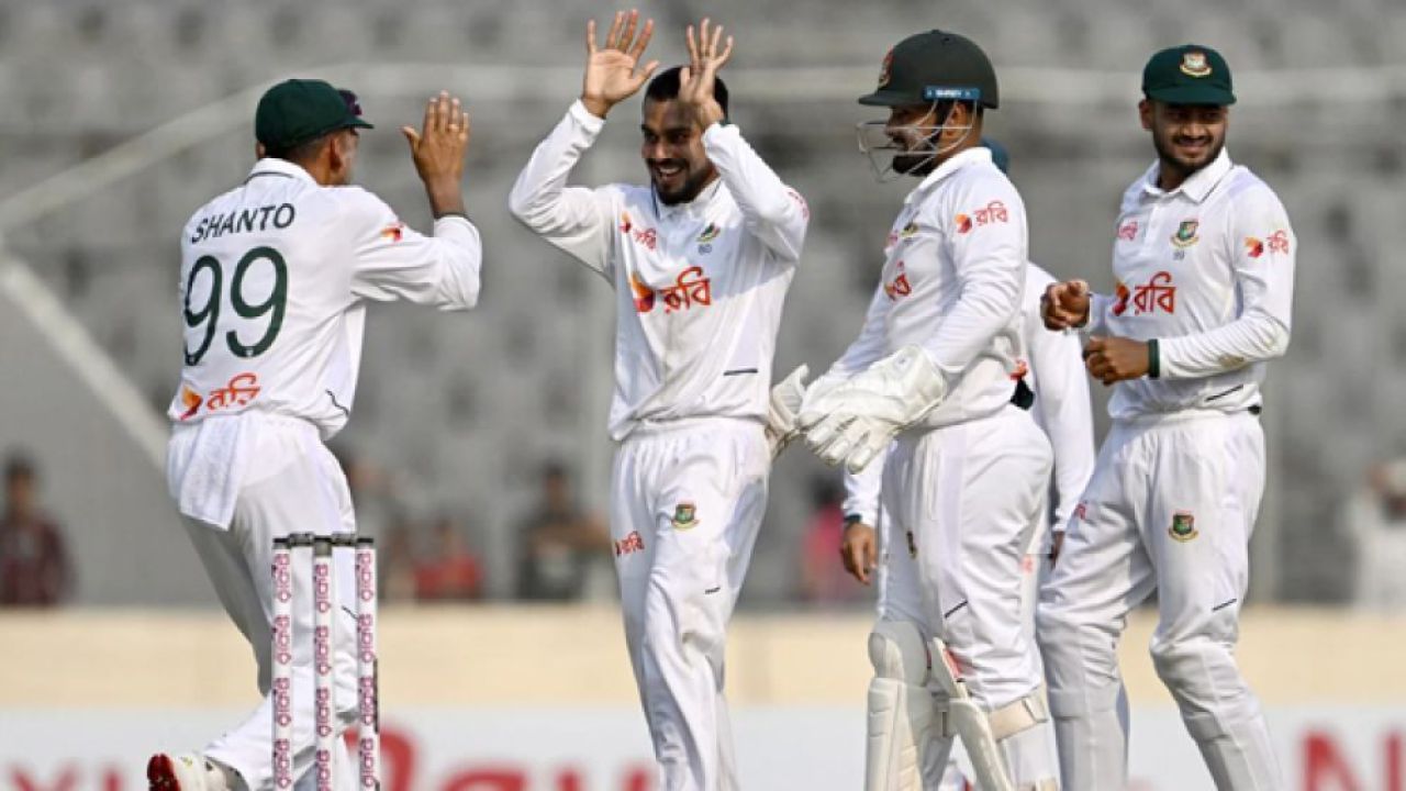 শান্ত’র সেঞ্চুরি ও আব্বাসের ৫ উইকেটের দিনে সুবিধাজনক অবস্থানে পাকিস্তান