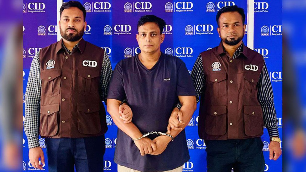 ১২০ কোটি টাকা আত্মসাৎ: বিমানবন্দরে অভিনেতা গ্রেফতার