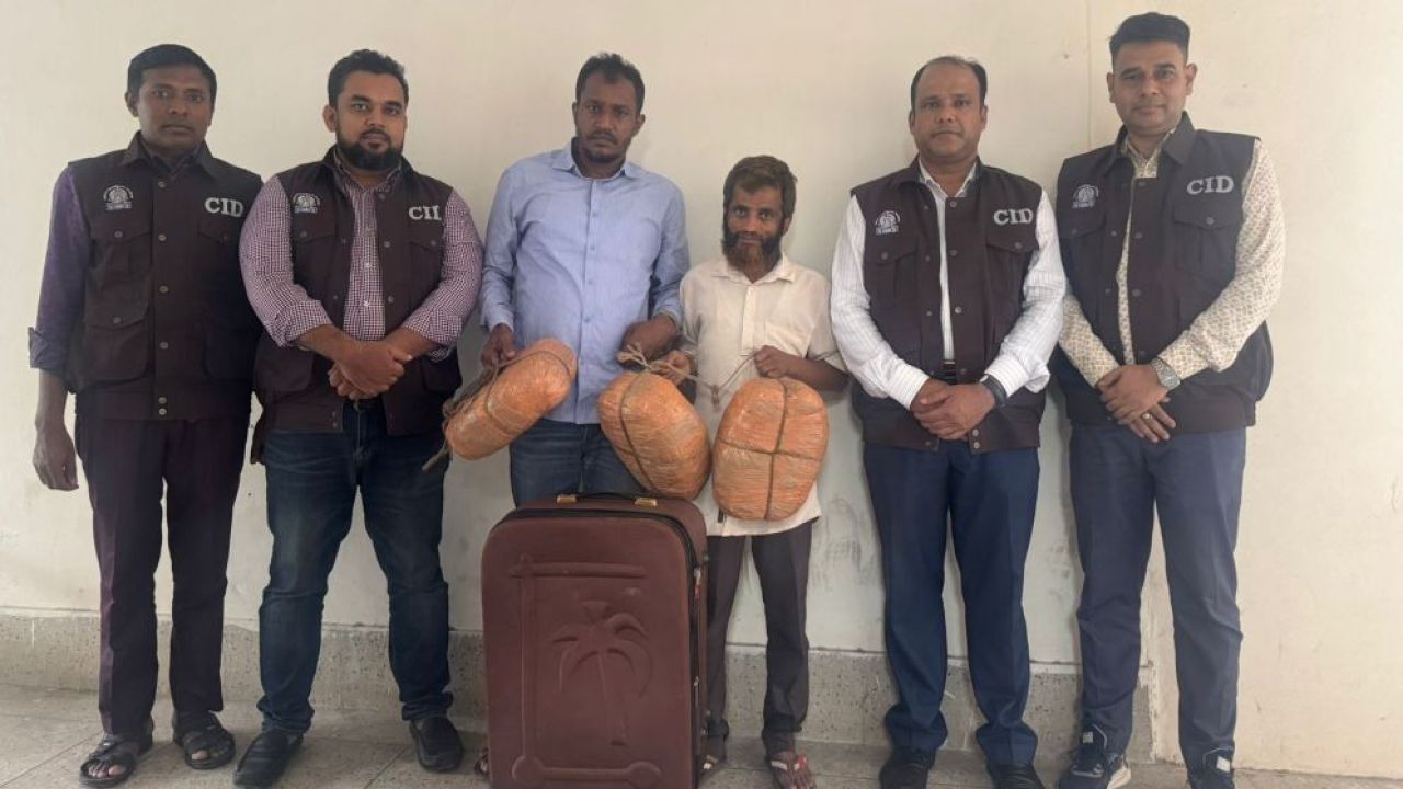 রাজধানীতে ৬ কেজি গাঁজাসহ দুই মাদক কারবারি আটক