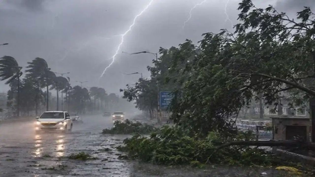 ভারতে বজ্রপাত ও ভারি বর্ষণে মৃত্যু বেড়ে ১১