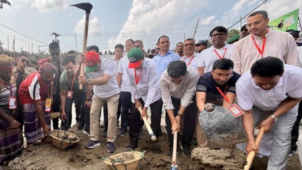 শাহরাস্তিতে খাল পুনঃখনন কর্মসূচির আনুষ্ঠানিক উদ্বোধন
