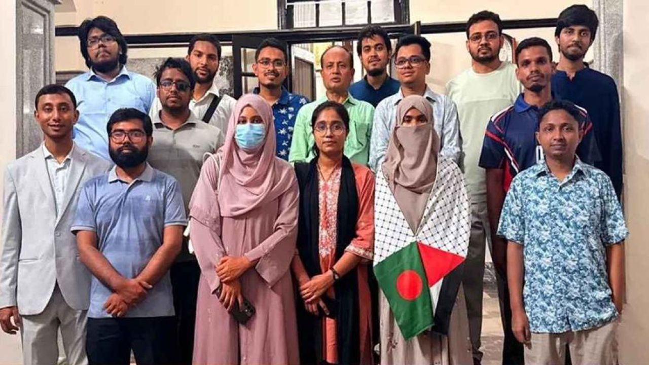 ডাকসু ভিপি সাদিকের নেতৃত্বে চীন সফরে ১৫ নেতা