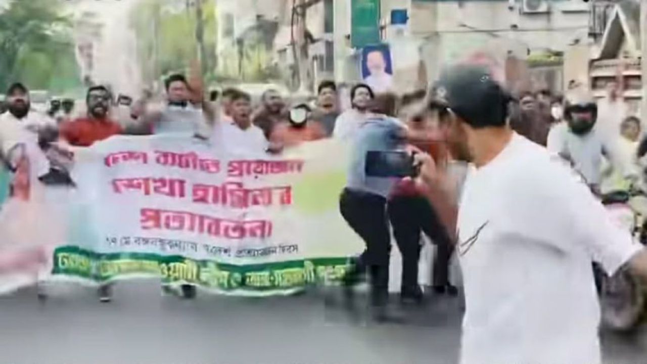 আসাদগেটে নিষিদ্ধ আওয়ামী লীগের ঝটিকা মিছিল