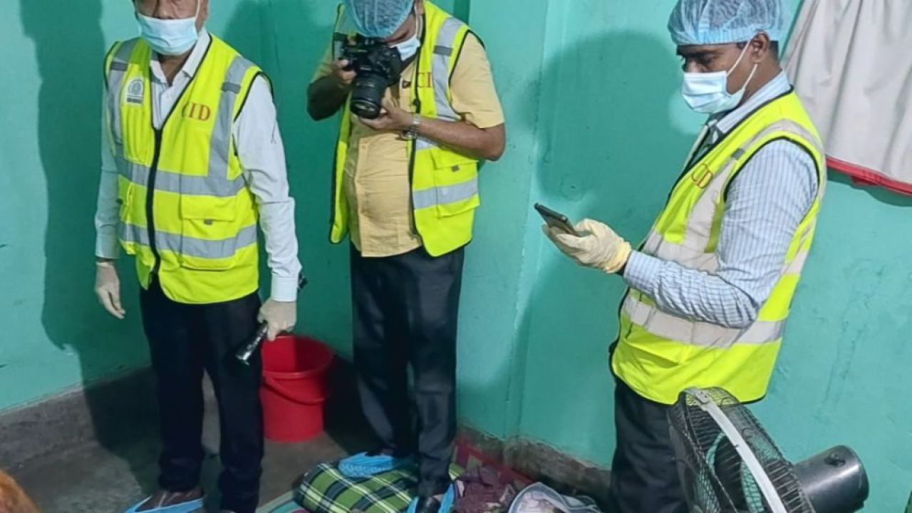 তাঁতিবাজারে ভবনের কক্ষ থেকে যুবকের লাশ উদ্ধার