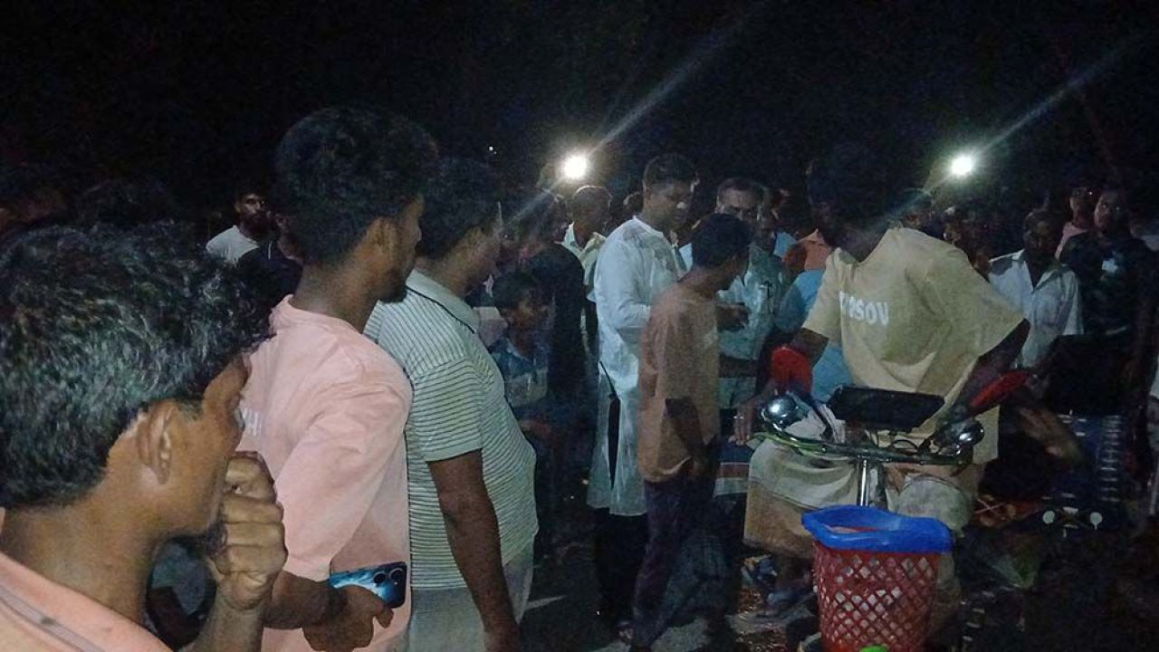 ভ্যান চুরির অভিযোগে যুবককে পিটিয়ে হত্যা