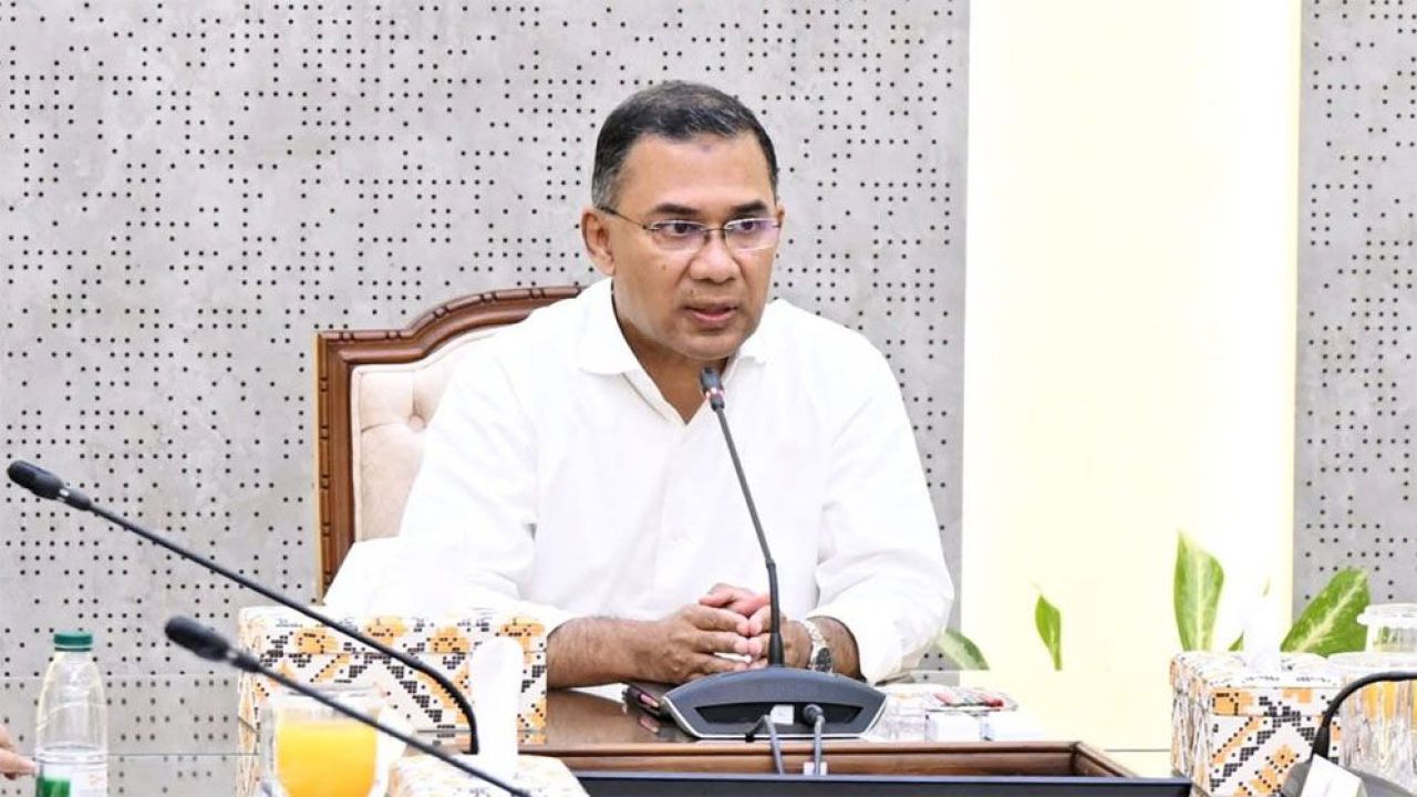 গণতন্ত্রকে প্রাতিষ্ঠানিক রূপ দিতে সরকারের কাজের অঙ্গীকার প্রধানমন্ত্রীর