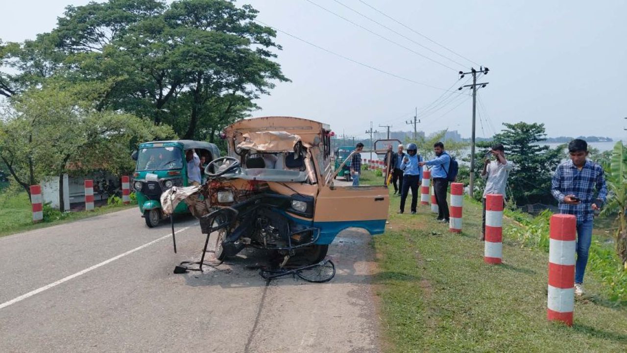 সুনামগঞ্জে বাস-লেগুনা সংঘর্ষে চালকসহ নিহত ২