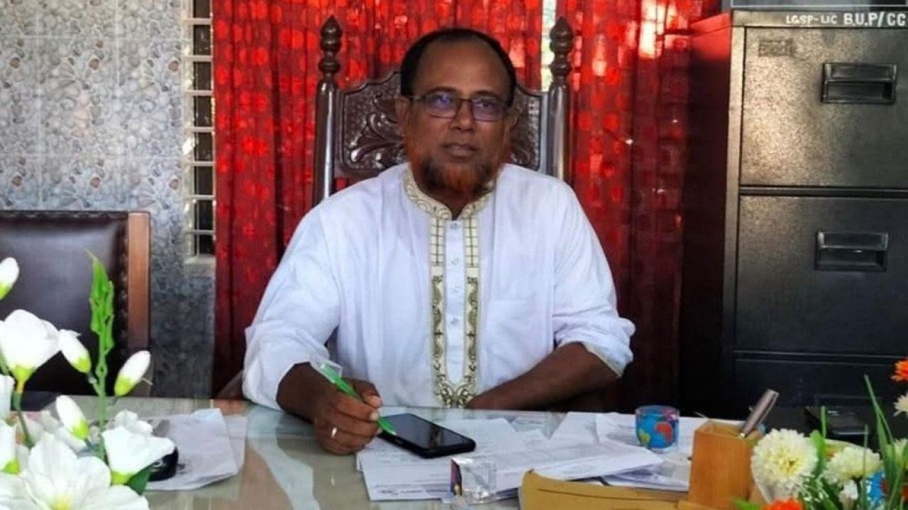 সরকারি প্রকল্পে বাধা ও ইউপি চেয়ারম্যানের বিরুদ্ধে চাঁদাবাজি