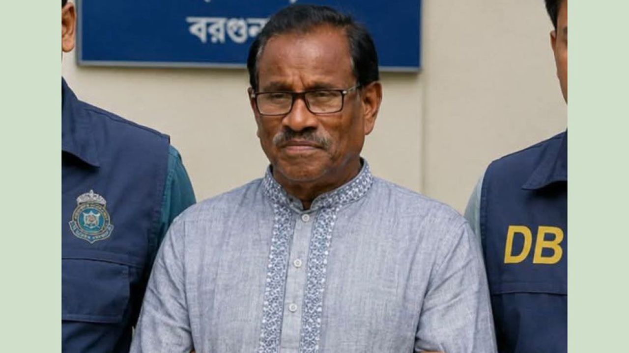 পাথরঘাটার সাবেক মেয়র আনোয়ার আকন গ্রেফতার