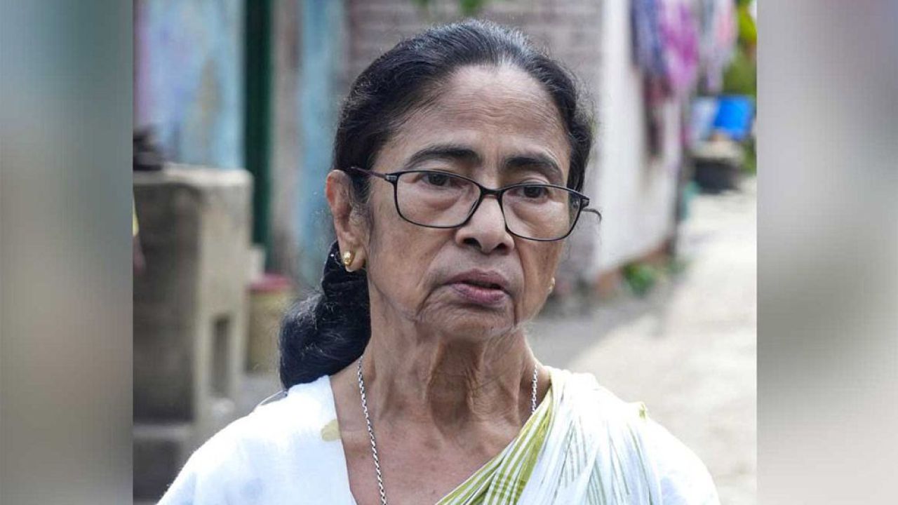 ৮০ বিধায়কের বৈঠকে উপস্থিত মাত্র ২০, স্থগিত মমতার জরুরি সভা