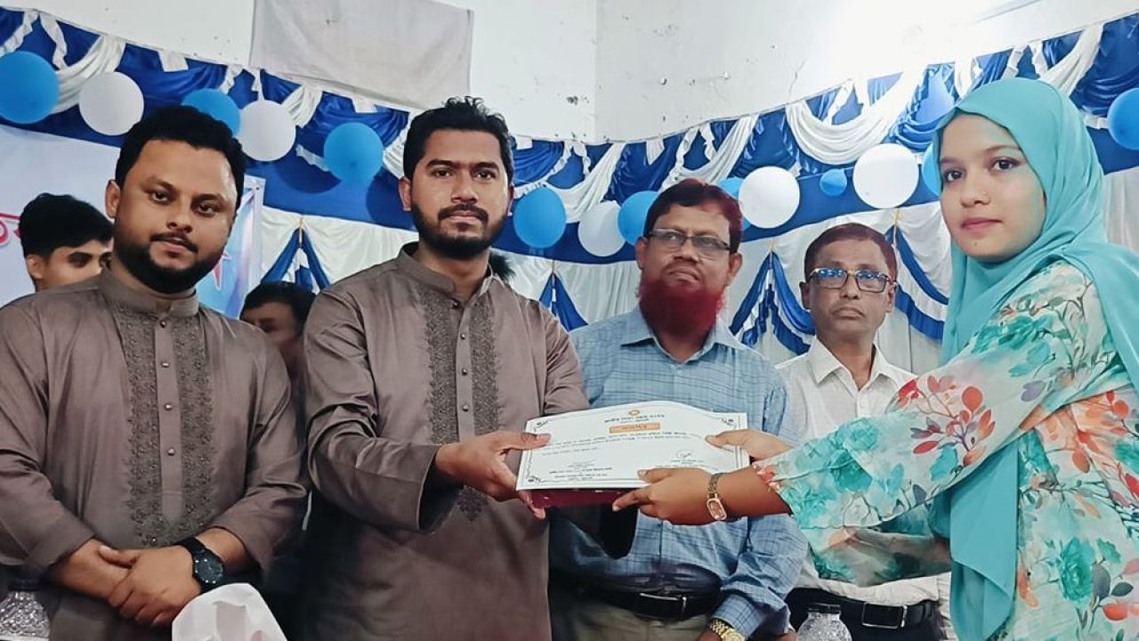 ছাত্ররাই পরিবর্তন আনার জন্য গুলি খেয়েছে: নুরুল হক