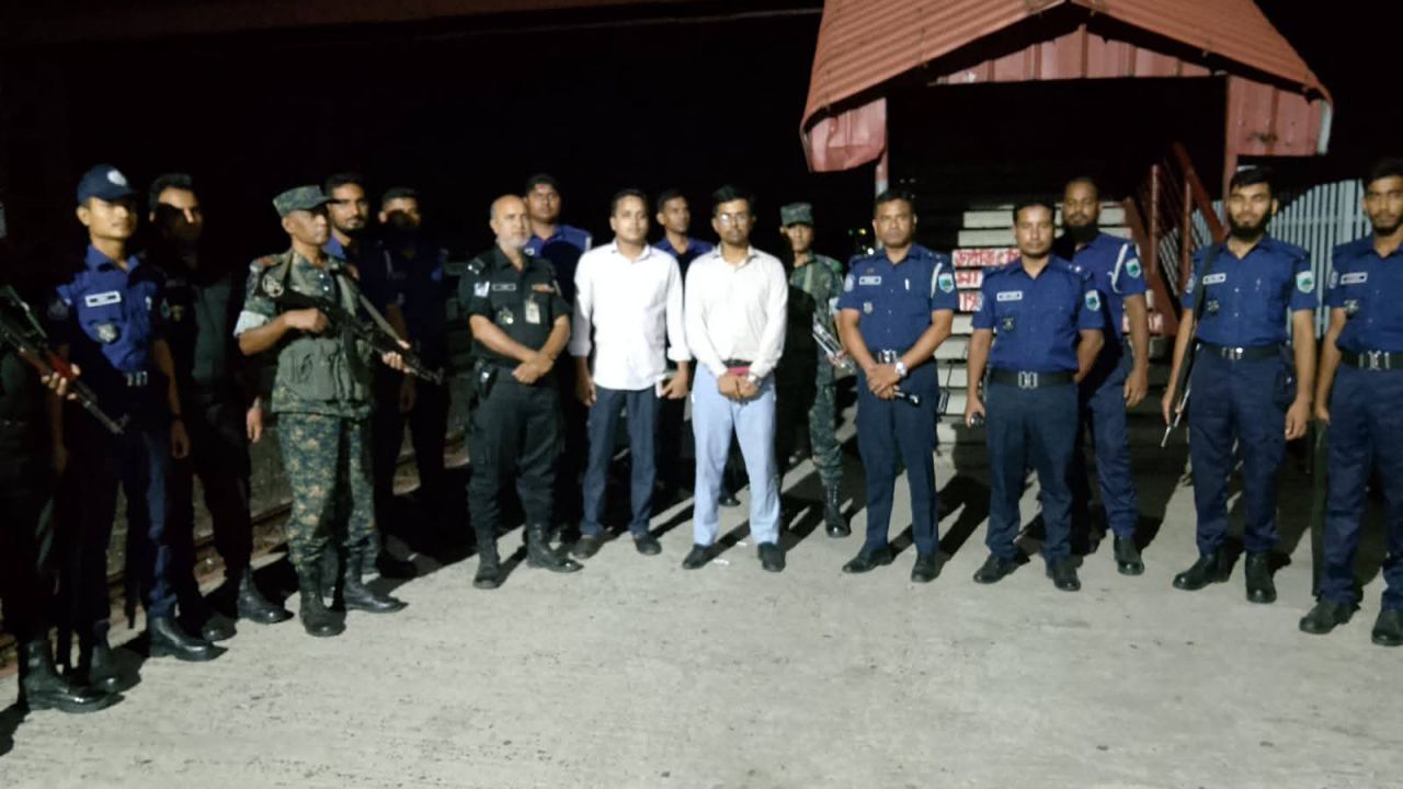 মাদকের বিরুদ্ধে জিরো টলারেন্স: পাবনা শহরে যৌথ বাহিনীর বিশেষ অভিযান!