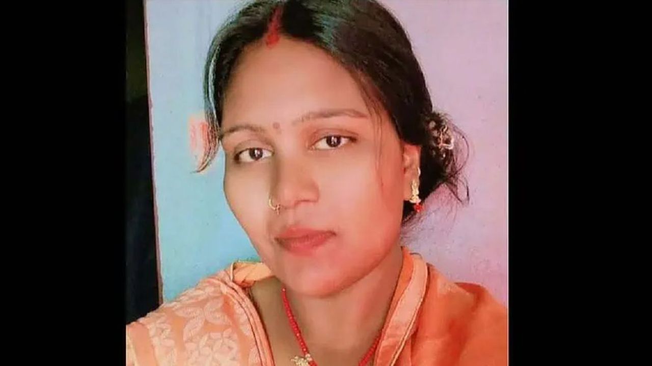 টাকা গোপনে বাপের বাড়ি পাঠানোয় স্ত্রীকে খুন