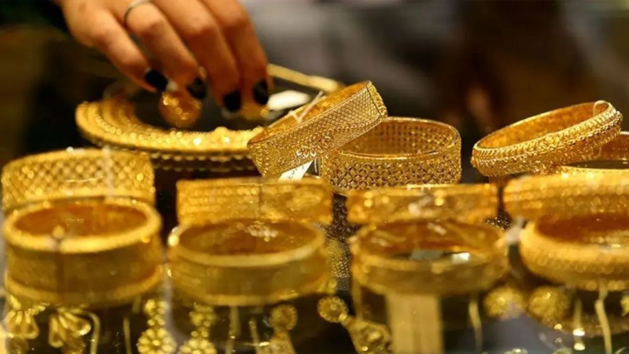 দেশের বাজারে কমল স্বর্ণ ও রুপার দাম