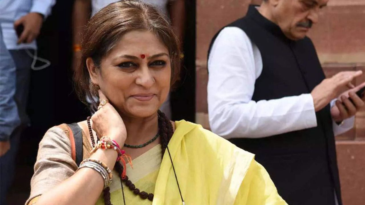 লইট্টা মাছের গন্ধে গৃহস্থের বাড়িতে রুপা গাঙ্গুলি