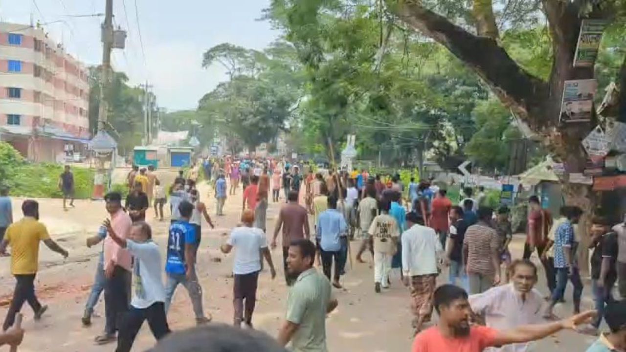 হজযাত্রীর লাগেজ হারানোর জেরে ব্রাহ্মণবাড়িয়ায় সংঘর্ষ, আহত অর্ধশতাধিক