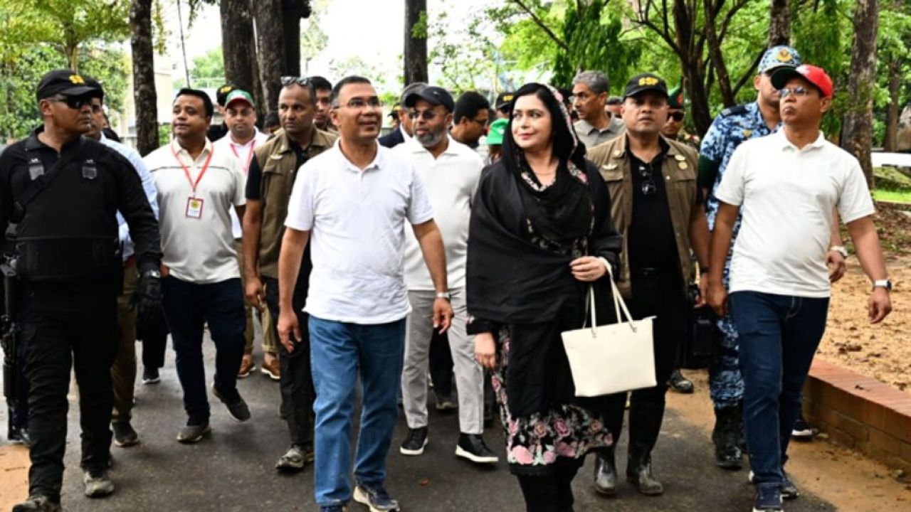 ডুলাহাজারা সাফারি পার্ক পরিদর্শন করলেন প্রধানমন্ত্রী