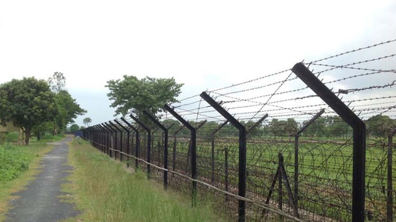 সীমান্তে বিজিবির গুলিতে ভারতীয় চোরাকারবারি আহত