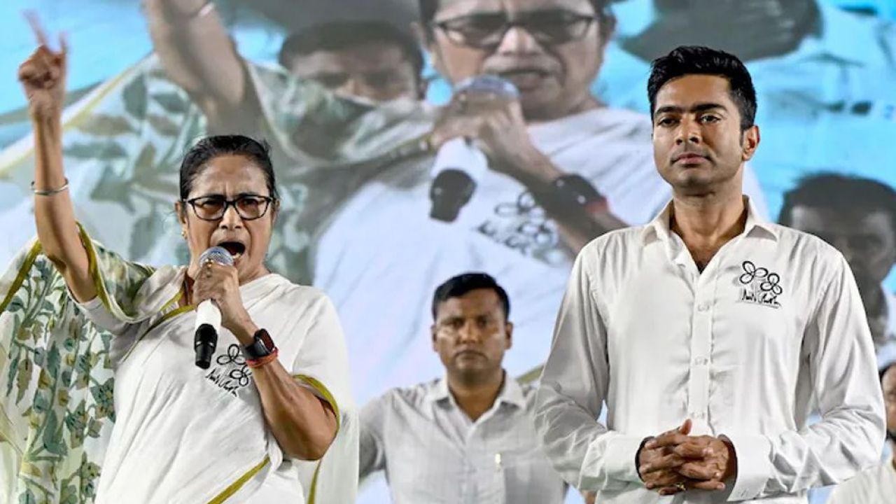 বিদ্রোহ ও আইনি টানাপোড়েনে জেরবার তৃণমূল কংগ্রেস