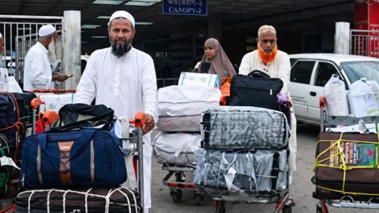 দেশে ফিরলেন ৫৬ হাজার ৮৬৮ বাংলাদেশি হাজি
