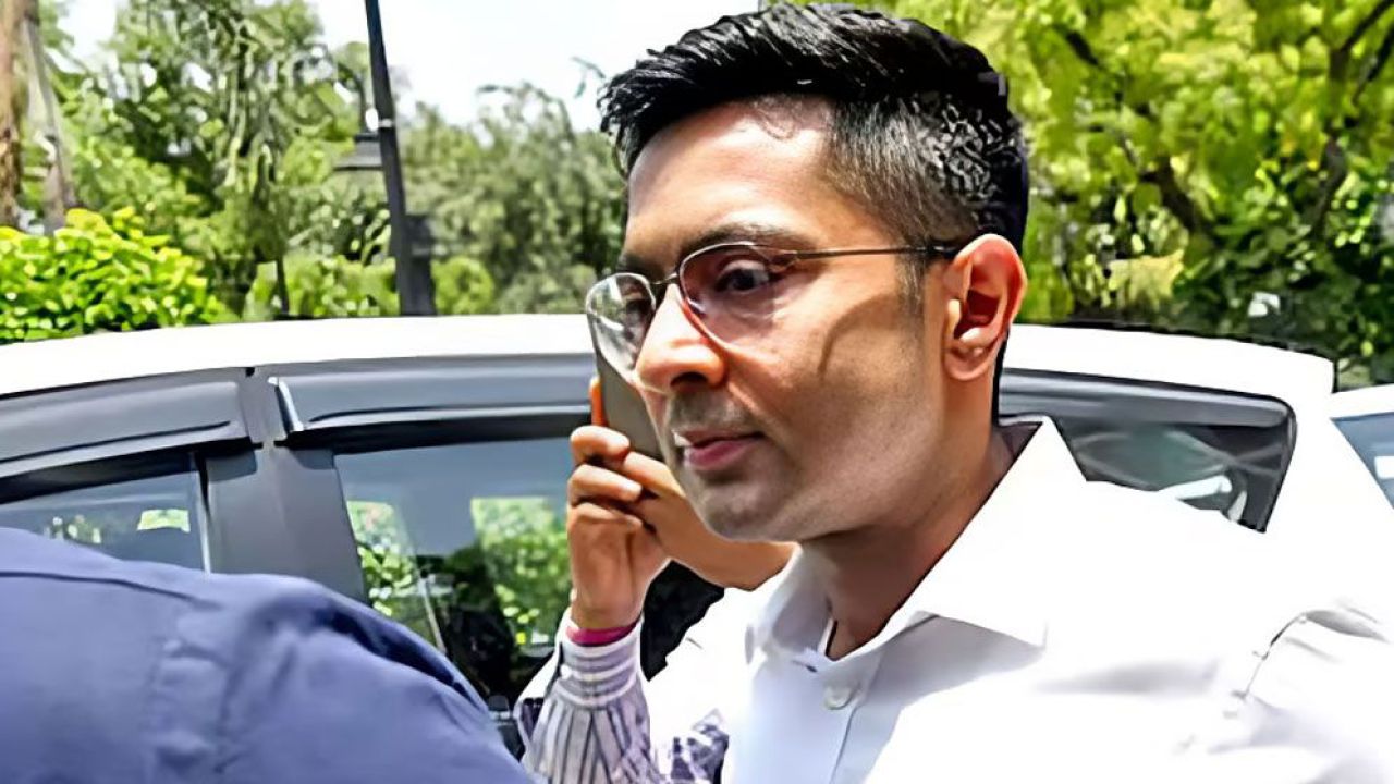 সিআইডি ও ইডির জেরায় তীব্র রাজনৈতিক ও আইনি চাপের মুখে অভিষেক বন্দ্যোপাধ্যায়