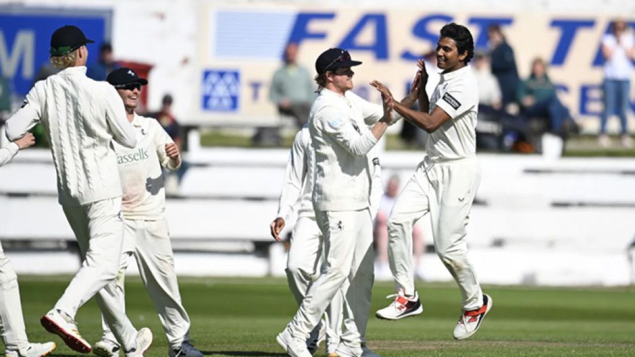 কাউন্টি ক্রিকেটে অভিষেকেই হাসান মাহমুদের বোলিং তোপ, কেন্টের বড় জয়