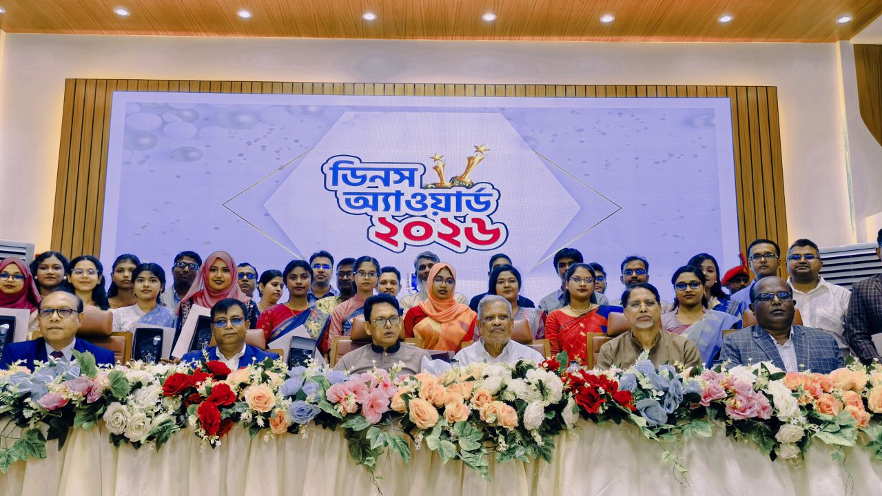 নোয়াখালীতে নোবিপ্রবি ২০তম বিশ্ববিদ্যালয় দিবস উদযাপন, প্রদান করা হলো ডিনস ও ভাইস চ্যান্সেলর অ্যাওয়ার্ড-২০২৬