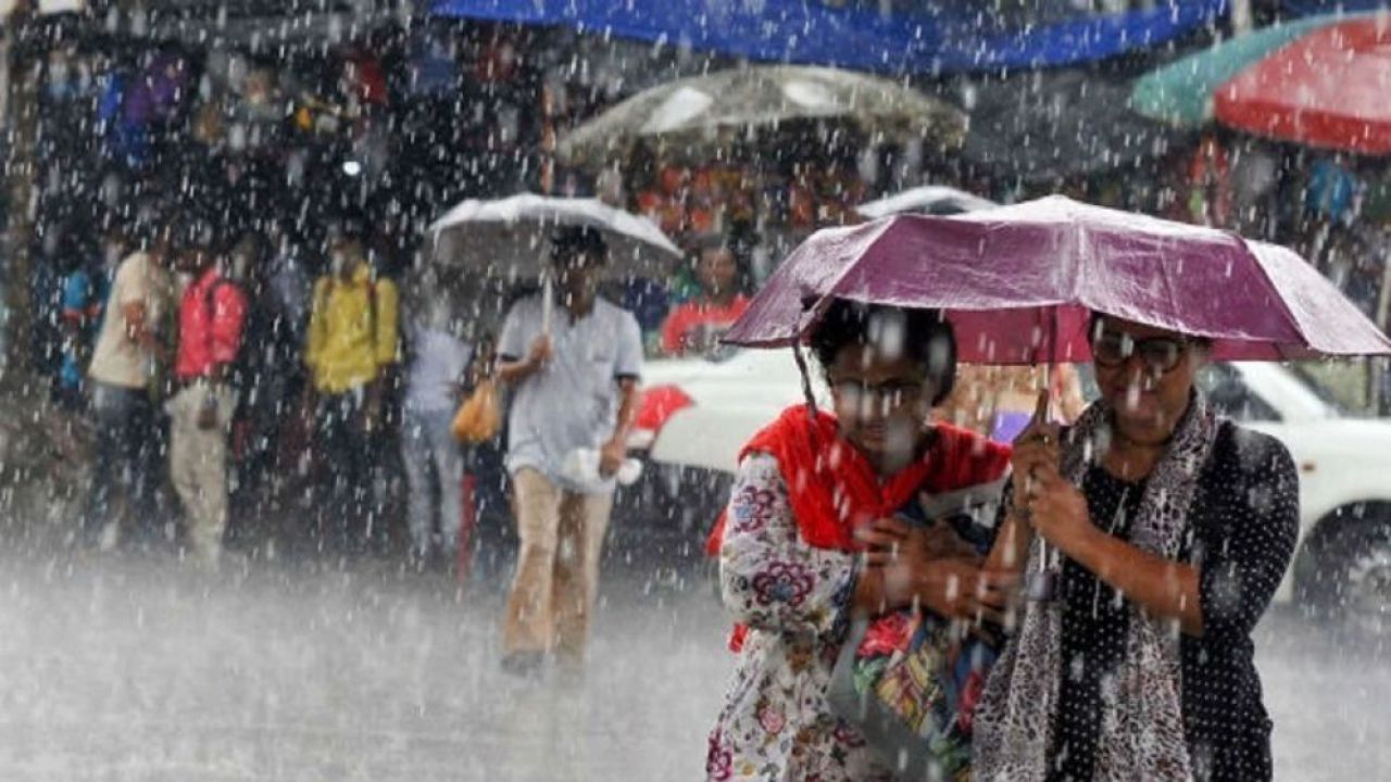 দুপুরের মধ্যে ১৪ জেলায় ঝোড়ো হাওয়া ও বজ্রবৃষ্টির আভাস, নদীবন্দরে ১ নম্বর সতর্কসংকেত