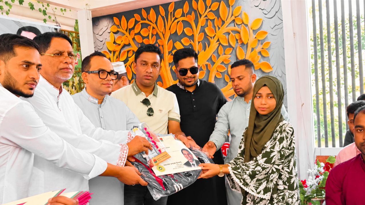নোয়াখালীতে জিপিএ-৫ পাওয়া ৫৫ শিক্ষার্থীকে ছাত্রদলের সংবর্ধনা